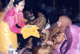 Kegiatan Pelantikan Anggota Koni Aceh Barat, oleh Bapak Gubernur Aceh, tanggal; 21 Juli 2002 (9)