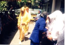 Upacara HUT RI ke 57 dilapangan Teuku Umar Meulaboh, tanggal; 17 Agustus 2004 (32)