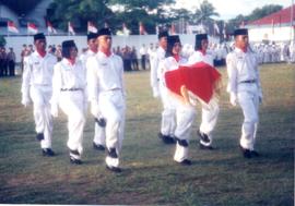 Upacara HUT RI ke 57 dilapangan Teuku Umar Meulaboh, tanggal; 17 Agustus 2004 (50)