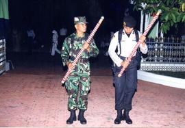 Malam Taptu dilepas di Pendopo Bupati Kabupaten Aceh Barat, tanggal; 16 Agustus 2002 (8)