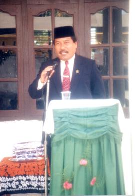 Upacara HUT RI ke 57 dilapangan Teuku Umar Meulaboh, tanggal; 17 Agustus 2004 (29)