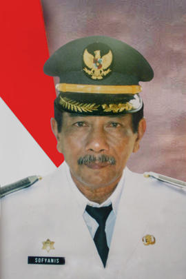 Bupati Aceh Barat Kedelapanbelas a.n Drs. Sofyanis