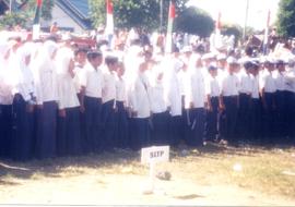 Upacara HUT RI ke 57 dilapangan Teuku Umar Meulaboh, tanggal; 17 Agustus 2004 (21)