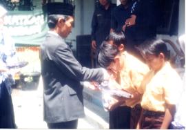 Upacara HUT RI ke 57 dilapangan Teuku Umar Meulaboh, tanggal; 17 Agustus 2004 (36)