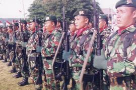 Upacara HUT RI ke 57 dilapangan Teuku Umar Meulaboh, tanggal; 17 Agustus 2004 (59)