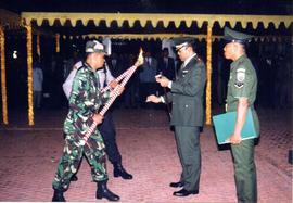 Malam Taptu dilepas di Pendopo Bupati Kabupaten Aceh Barat, tanggal; 16 Agustus 2002 (6)